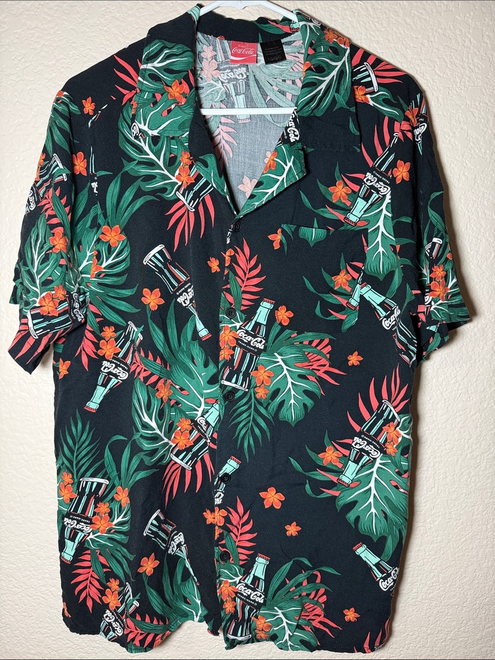 Coca Cola Men’s Black Tropical Print Short Sleeve Shirt